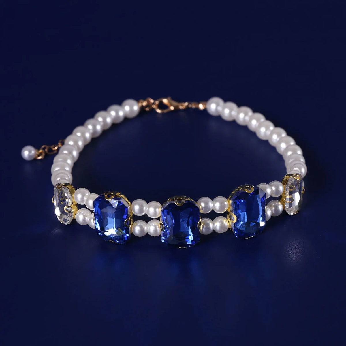 LuxeLush Gem Accent Pet Collar – Regal Glamour for Feline Royalty