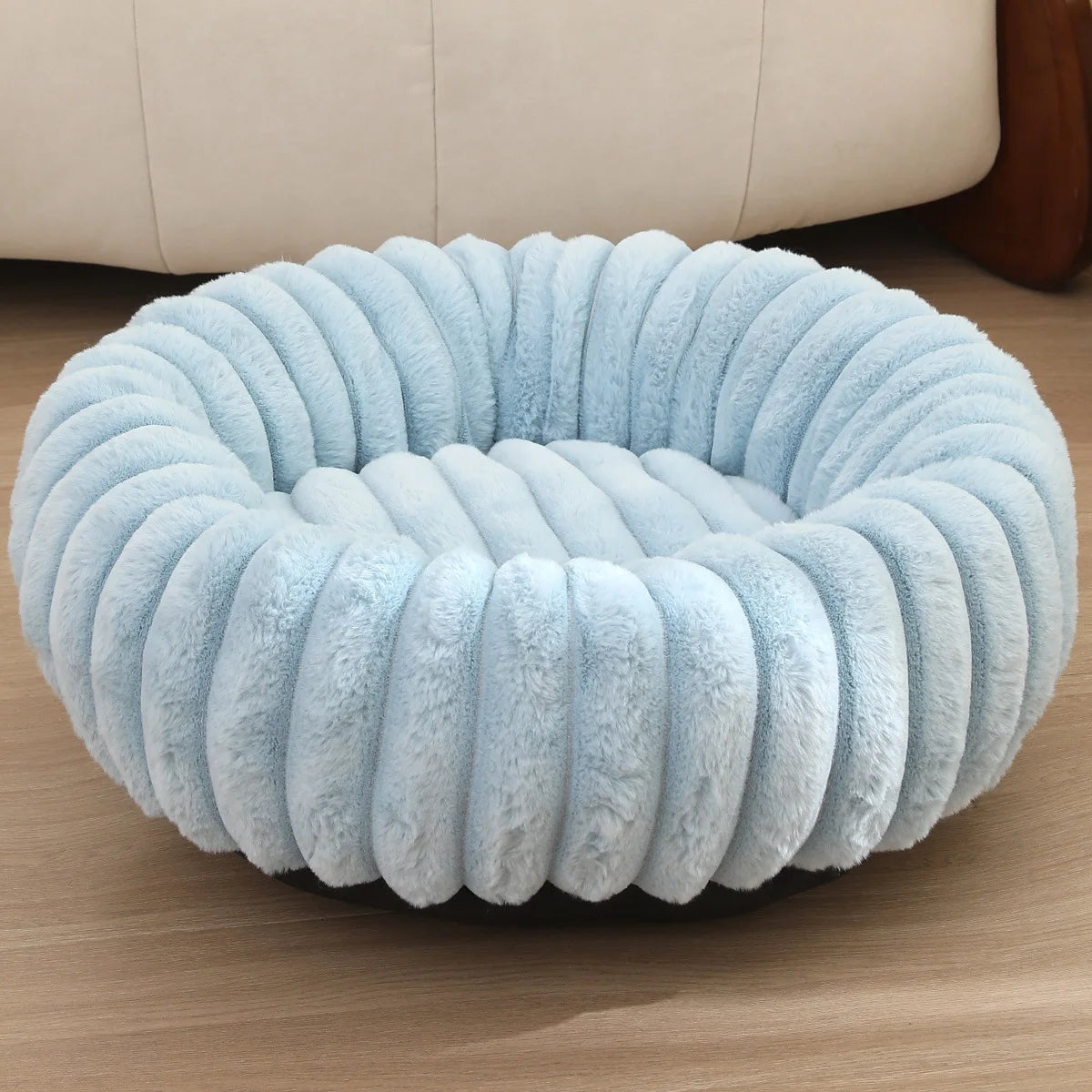 SnuggleNest Plush Pet Bed - Cozy Winter Retreat for Cats and Dogs