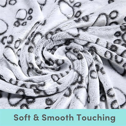CloudComfort Paw-Printed Ultra-Soft Pet Blanket – Fluffy Coral Fleece Warming Mat